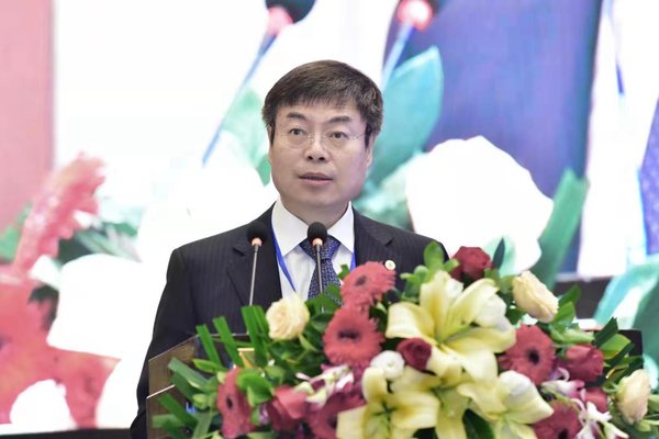 聚焦丨甲醇新能源! 商用车展览会迎来新风口,纯电动对手来了!