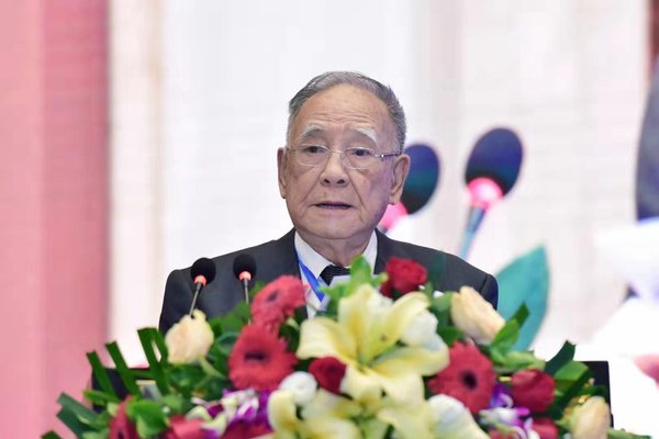 聚焦丨甲醇新能源! 商用车展览会迎来新风口,纯电动对手来了!