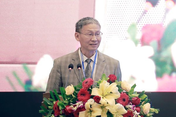 聚焦丨甲醇新能源! 商用车展览会迎来新风口,纯电动对手来了!