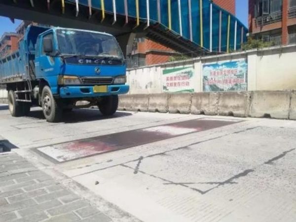 杨浦交警:科技“神器”专治货车超载!