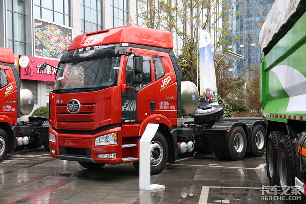 行业最大马力 解放J6P LNG国六车型发布