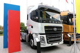 三大件全自主 全液晶仪表+原装车载冰箱 华菱高端物流车型添新作!