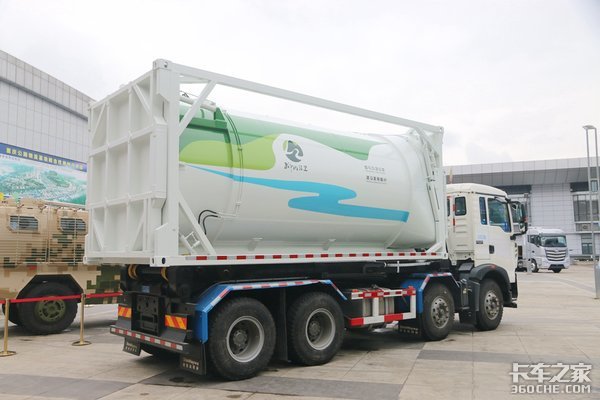 和甩掛一樣方便 圖說重汽可卸式環(huán)衛(wèi)車