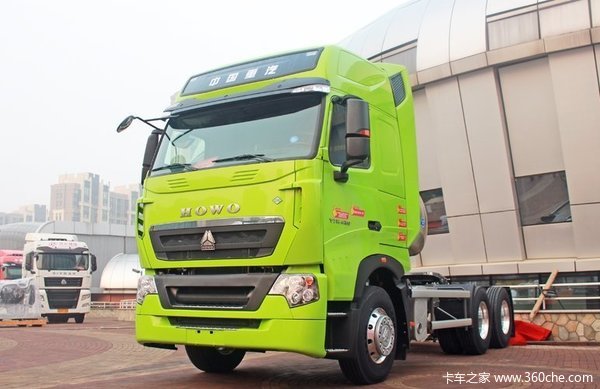 终于买到了第一批量产的豪沃T7 LNG国六牵引车，等的我花儿都谢了