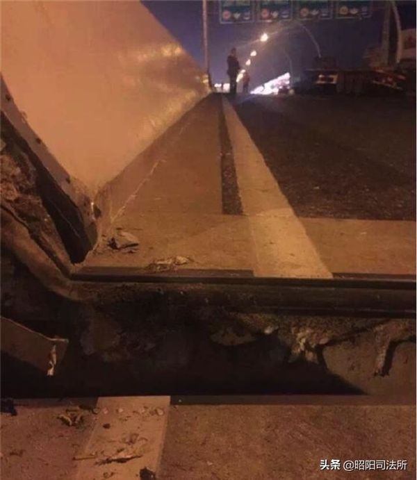 ����ѹ���ų���һ������1556��&nbsp;����4��