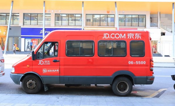 ����������δ��5���²���3�ڸ�һ��Ա��