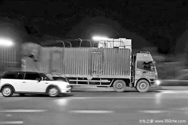 最怕你一味高呼超载必须得入刑，却不懂末端治理到底有多不公平