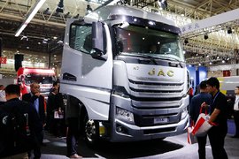 安康国六、ZF进口自动挡、轻量化 江淮携14款新品亮相车展