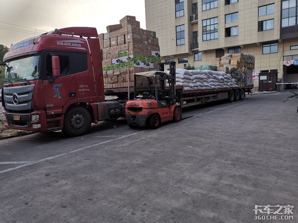 探秘小商品之都，领略当代交通运输缩影