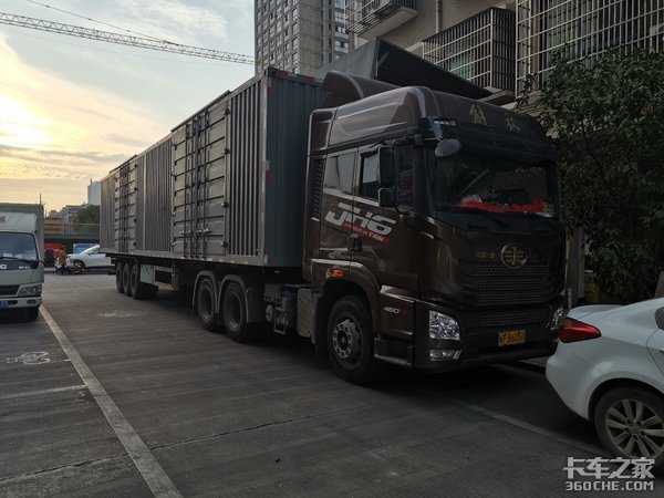 探秘小商品之都，领略当代交通运输缩影