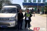 货车合法安装ETC 却被执法员强拆了OBU
