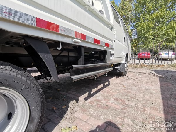 玉白涂装靓丽典雅，小康动力超大空间，开着双排座缔途GX，巴适！