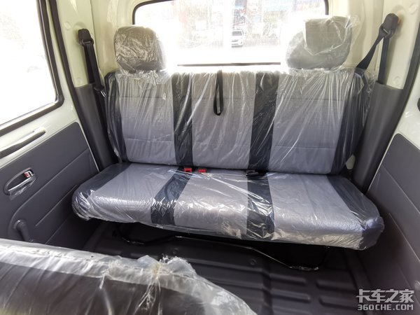 玉白涂装靓丽典雅，小康动力超大空间，开着双排座缔途GX，巴适！