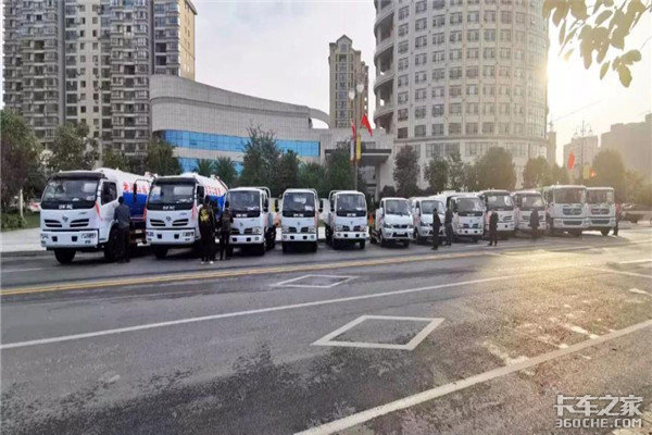 筑美老河口,环保放大招:首批东风福瑞卡环卫车精装上阵!
