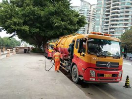 哪怕一身脏污，也毅然扛起重责，我是管道疏通吸污车，我为自己代言