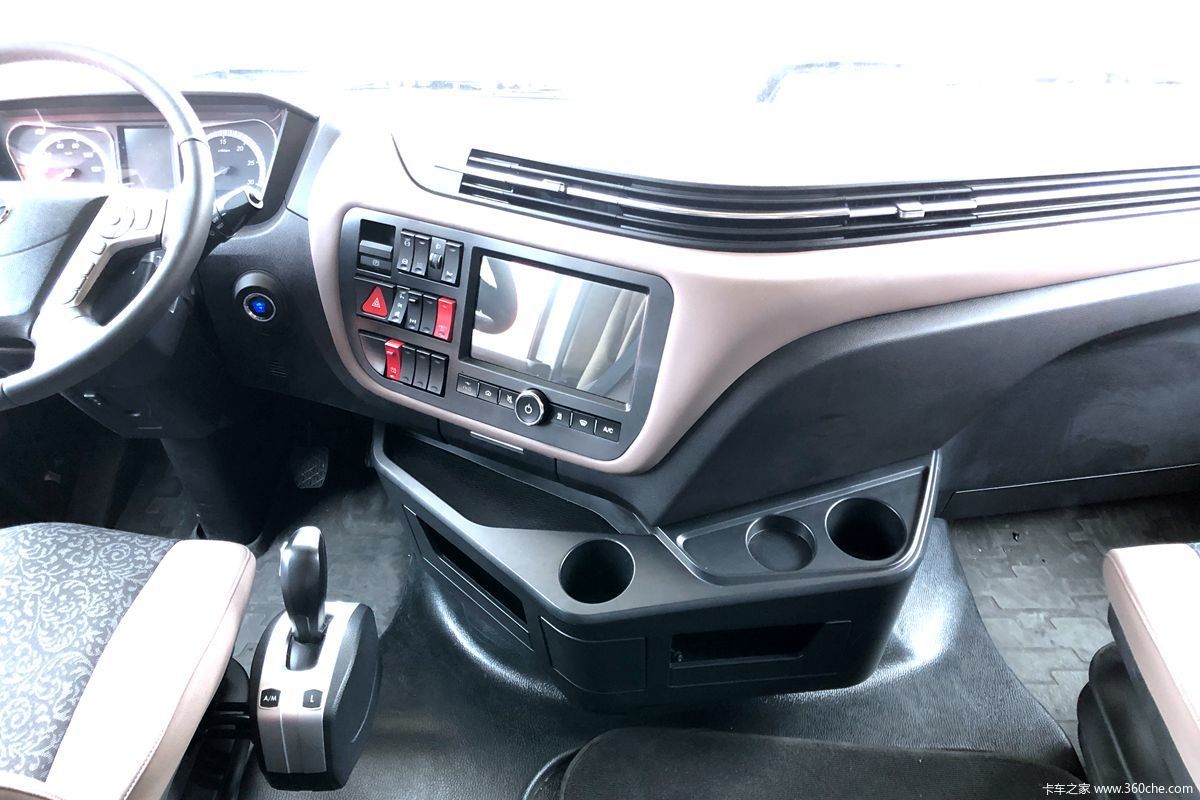 电子手刹一键启动大运v9内饰首次曝光图片列表