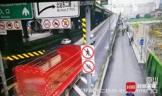 货车撞坏限高架驶进高架 驾驶员被拘留