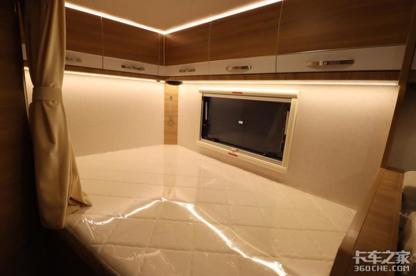 分享一款有灵性的房车：小额头设计，隐藏式大床，空间里满满都是亮点