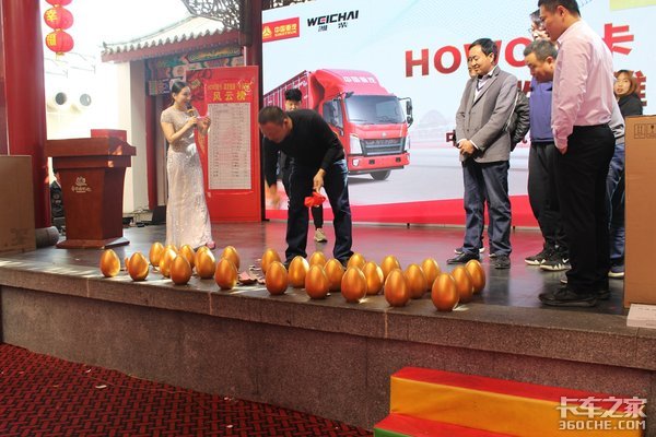 中国重汽HOWO轻卡、胜者潍王、国六潍柴菏泽站隆重上市