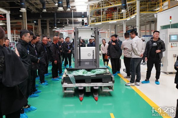 参观智能工厂,免费送11台发动机,解放动力311卡友狂欢节玩嗨了!