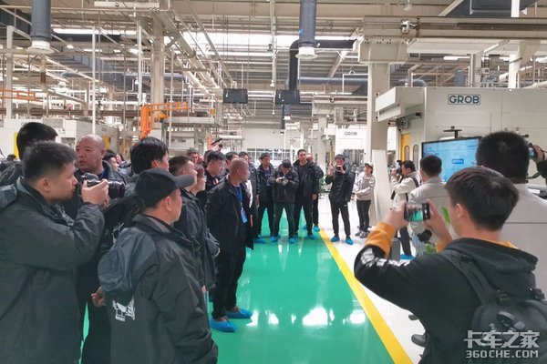 参观智能工厂,免费送11台发动机,解放动力311卡友狂欢节玩嗨了!
