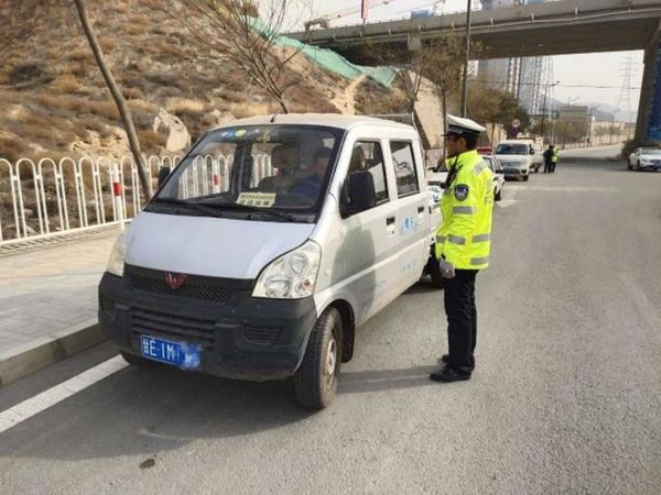 �ӱ�����չС�����������Υ���ػ�����