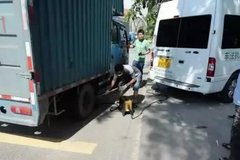 ��ͨ�У�������β��ң����ʵ��ȫ���ǣ�