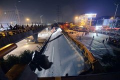 �����γ���ȭ������ֱ������˾���ķ���