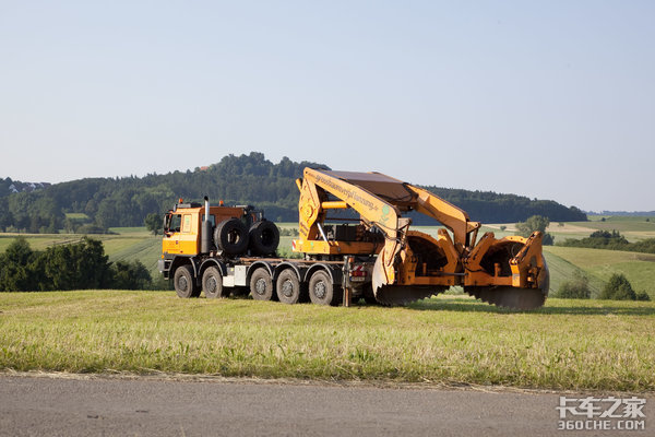城市园林化建设背后的英雄,是时候给TATRA树木移植车上镜了!