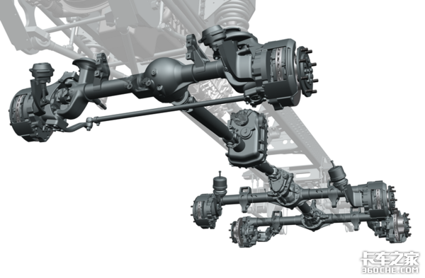 园林化建设英雄 给TATRA树木移植车上镜