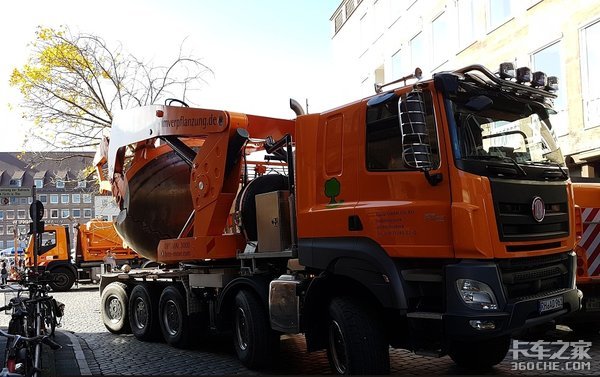 城市园林化建设背后的英雄,是时候给TATRA树木移植车上镜了!