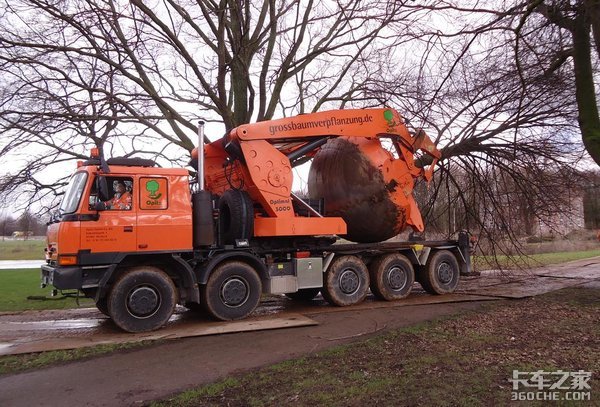 城市园林化建设背后的英雄,是时候给TATRA树木移植车上镜了!