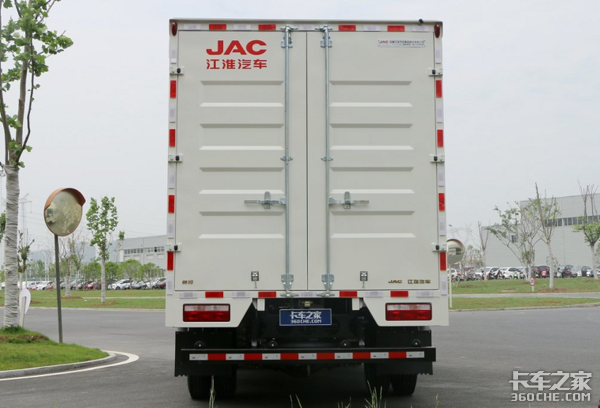 蓝牌轻卡瘦身瓶颈怎么破?稳住我们能赢