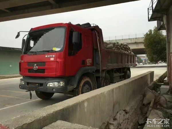 被拉入“黑名单”的城建运输小能手，乘龙609自卸车当年也曾被偏爱