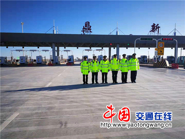 ���ࣺ��Ȫ�п�չ���ٹ�·����γ�����