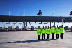 ���ࣺ��Ȫ�п�չ���ٹ�·����γ�����