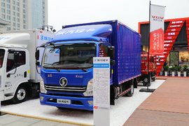 搭配黄金动力链 驾驶室配置超齐全 这样的陕汽轻卡你会买单吗？