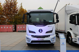国六陕汽M6000:身背26900升“大油箱”电子手刹、自动大灯全都有!