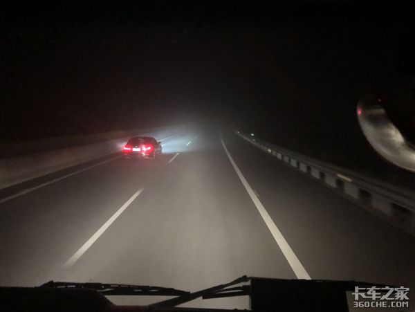 ҹ����μ�ʻ����������ҹ���ߵ�������