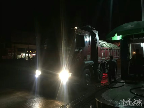 ҹ����μ�ʻ����������ҹ���ߵ�������