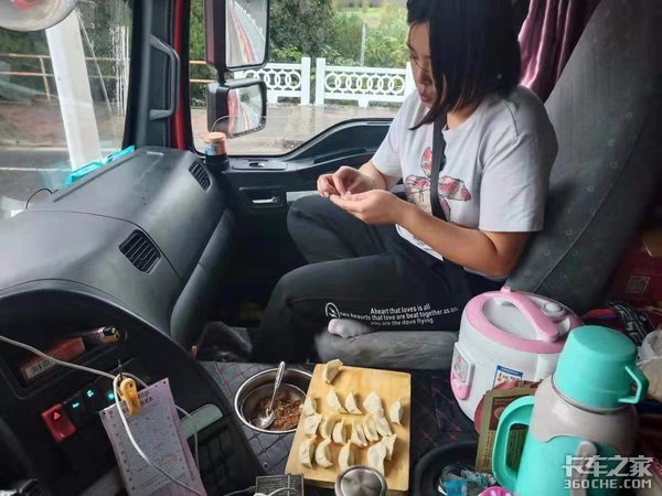 大哥心中的女人,自己活成女人中的大哥