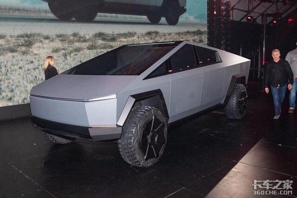 《银翼杀手》赋予简单粗暴设计灵感，特斯拉皮卡未来风太酷，沦陷了