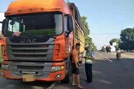 人民日报时评:加大力度整治货车非法改装