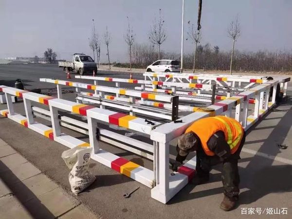 河南省卫辉市:这条路将要装限高杆了!