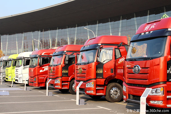 新J6L、JK6首次亮相 49台新车汇聚南昌 解放2020商务年会阵势有点大