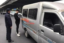 资本亲睐的货拉拉 总部又被1000人围堵 打价格战干掉快狗打车能行吗?