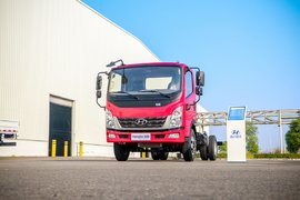 多种发动机可选！现代泓图300轻卡图解，标配机械减震座椅