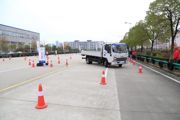 �����ڽ����Ῠ&nbsp;��������������ô˵��