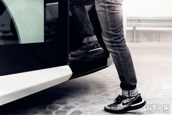 低入口低地板,国外驾驶室玩出新花样