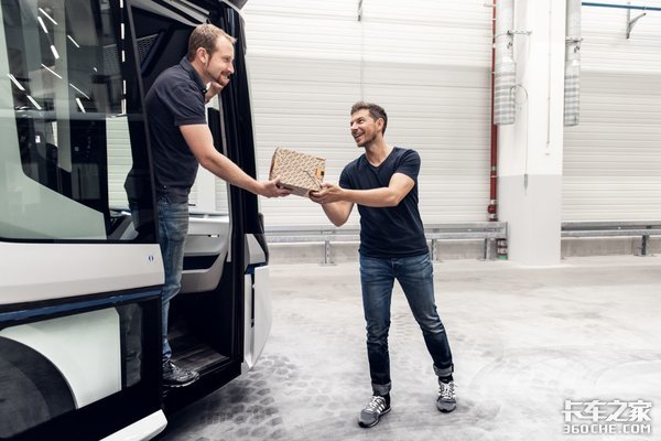 低入口低地板,国外驾驶室玩出新花样